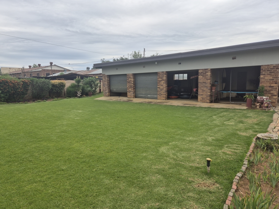 5 Bedroom Property for Sale in Wolmaransstad North West